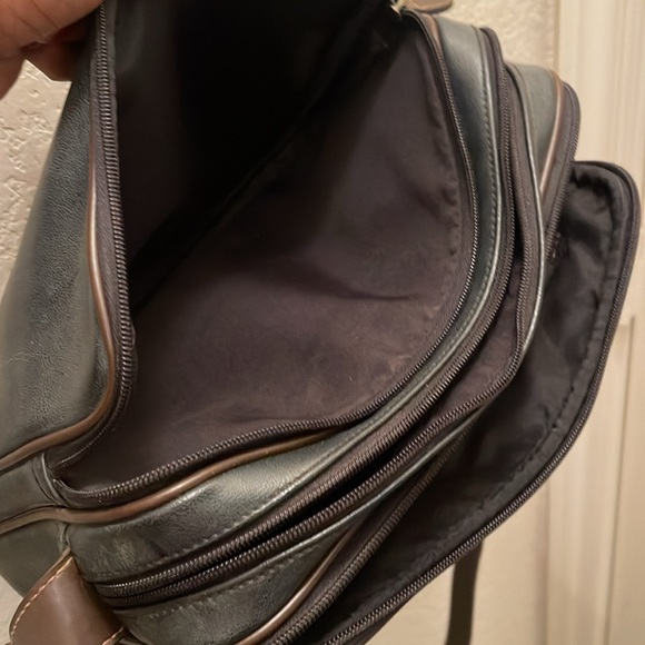 Carryland America please check all picture of condition - Picture 17 of 17